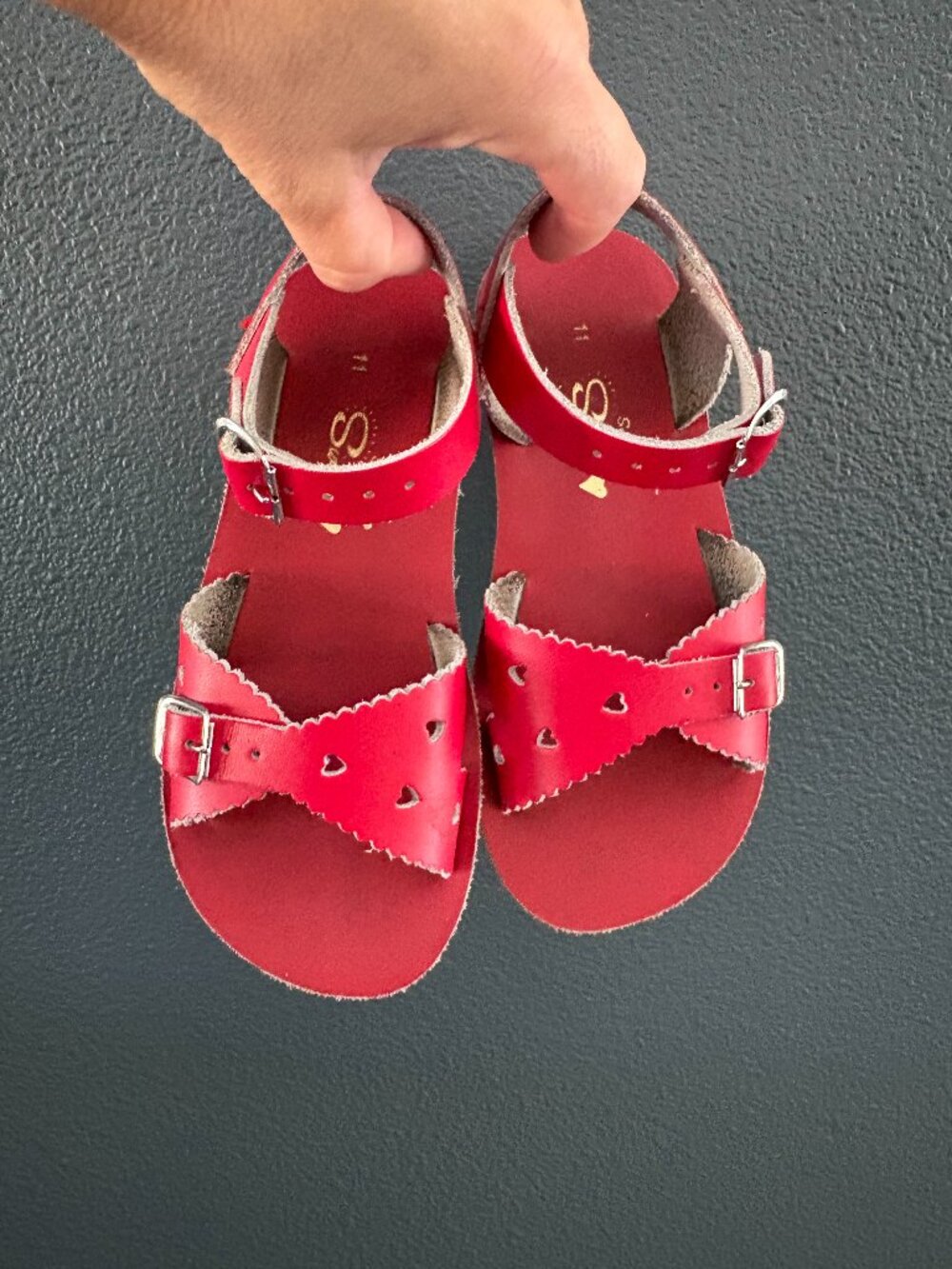 Sun San saltwater sandals girls red size 11c